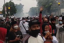 Kata Polisi soal Pendukung Rizieq Ricuh di Luar PN Jaktim
