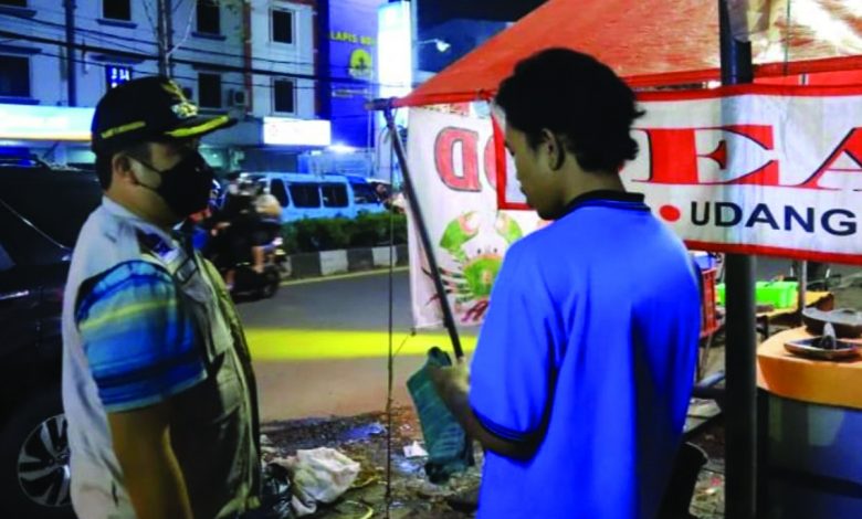 Wali Kota Tangerang Tegur Pedagang Tidak Pakai Masker