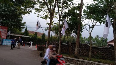 Protes Ppkm, Pengusaha Hotel Dan Restoran Garut Pasang Bendera Putih