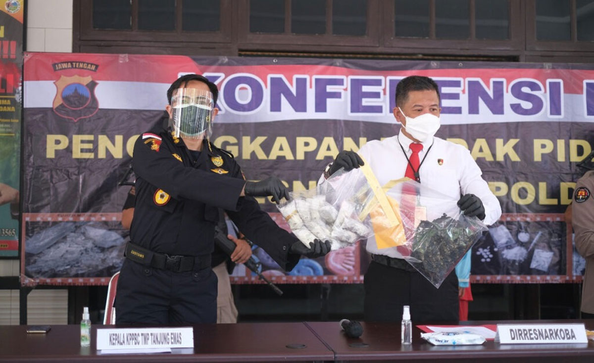 indoposco Bea Cukai Tanjung Emas Gagalkan Penyelundupan 1 Kg Sabu Lewat Barang Kiriman
