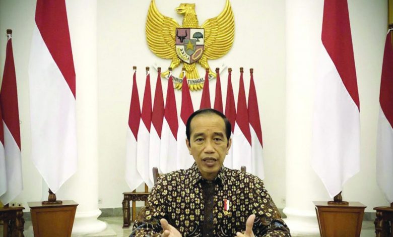 Jokowi: Makan di Warung Makan Sudah Boleh