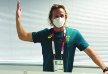Robek Masker, Pelatih Australia Minta Maaf