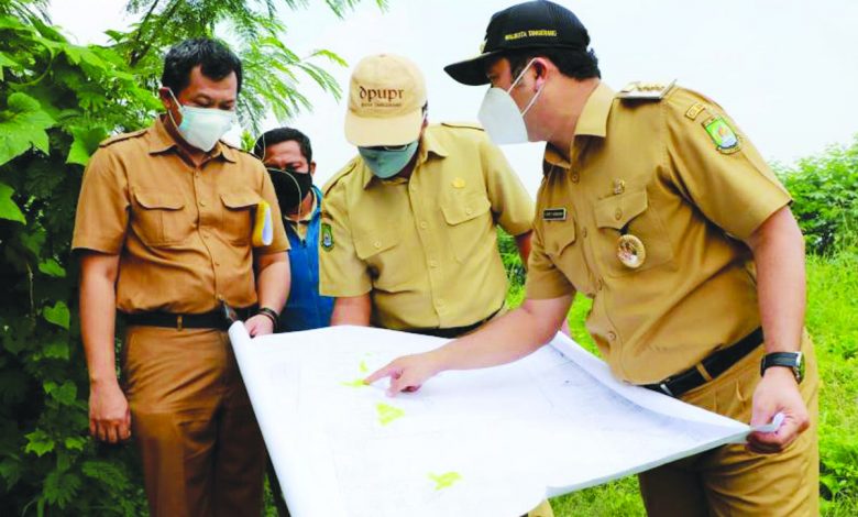 Wali Kota Tangerang Tinjau Lahan Untuk Pemakaman Khusus Jenazah Covid-19