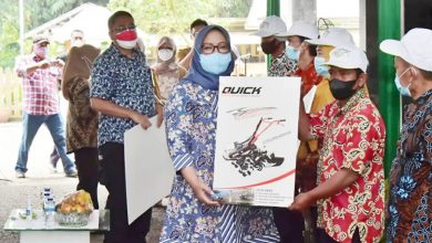 Bupati Beri 153 Mesin Pertanian Untuk Kelompok Tani Di Bogor