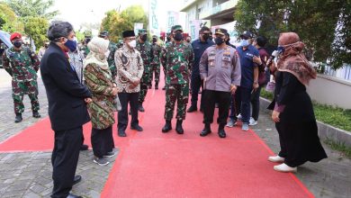 Panglima Tni Dan Kapolri Tinjau Vaksinasi Massal Unisa Yogyakarta