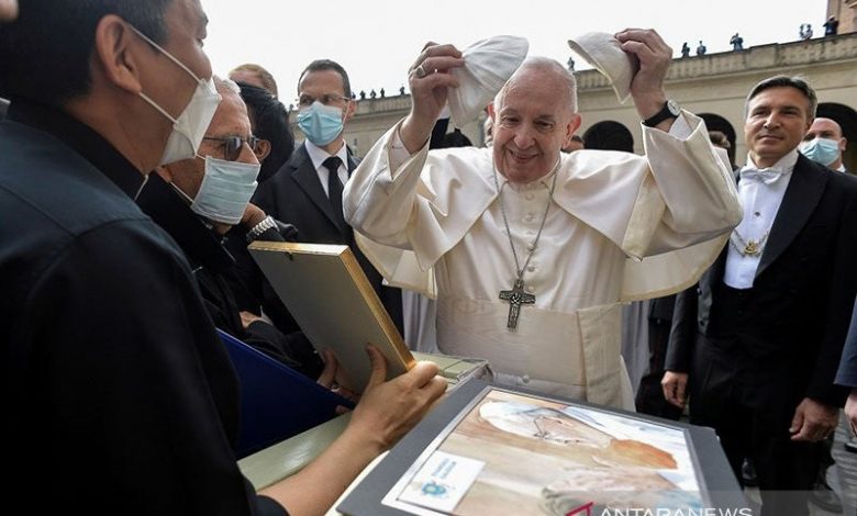 Paus Fransiskus Serukan Dialog di Afghanistan Demi Perdamaian