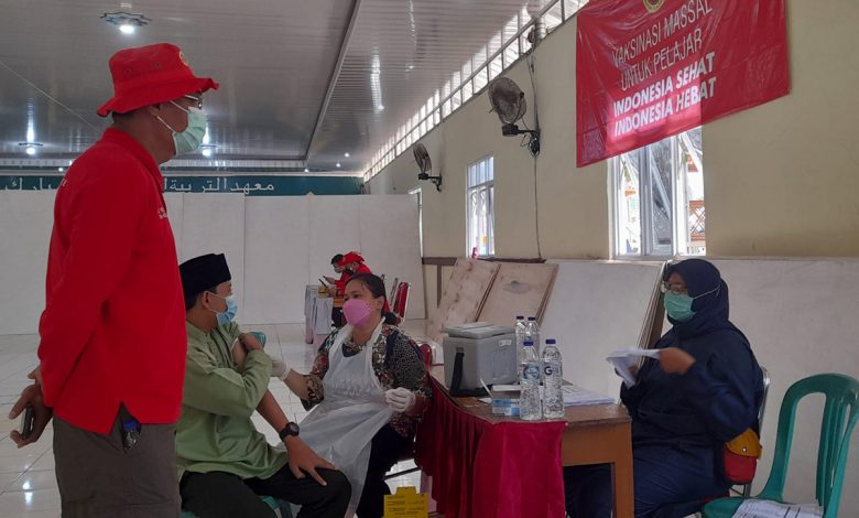 Binda Banten Gelar Vaksinasi Di Ponpes Al-Mubarok
