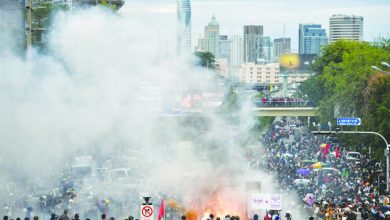 Protes Covid-19 Di Thailand, Seribu Pendemo Bentrok Dengan Polisi