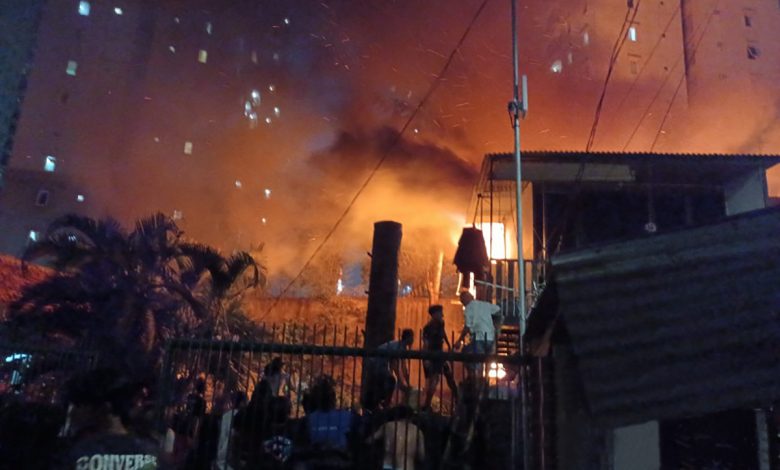 21 Unit Damkar Berupaya Padamkan Kebakaran Di Gang Swadaya Kemayoran
