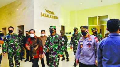 Sambangi Makassar, Panglima Tni Dan Kapolri Serahkan Oksigen Dari Presiden