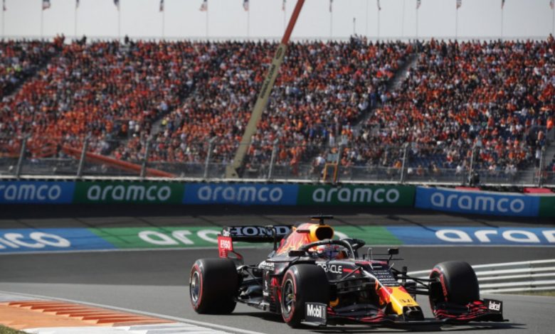 Pebalap Tim Red Bull Max Verstappen Menjalani Sesi Kualifikasi Grand Prix Belanda Di Sirkuit Zandvoort. (4/9/2021). Foto : Antara/Reuters/Beniot Tessier