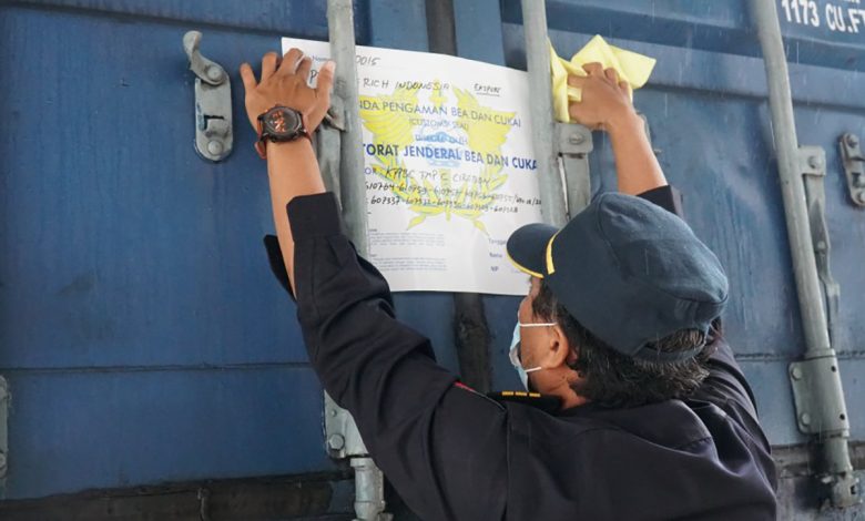 Bea Cukai Lepas Ekspor Perdana Kawasan Berikat Di Cirebon