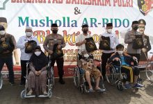 Bareskrim Polri Bagikan Kursi Roda dan Sembako untuk Manula