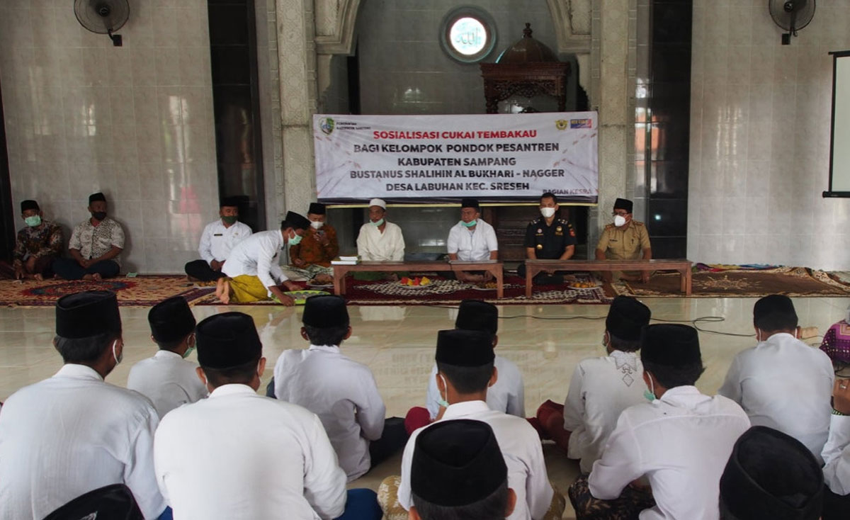 indoposco Bea Cukai di Jatim Paparkan Ketentuan Cukai ke Masyarakat hingga Santri