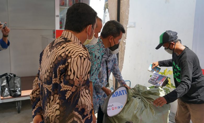 Pertamina Hadirkan Bengkel Sampah Tukar Oli Di Jakarta