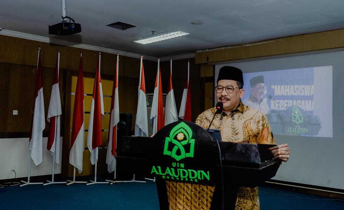 Wakil Menteri Agama Zainut Tuhid Sa'adi, saat memberikan pembekalan Mahasiswa Universitas Islam Negeri (UIN) Alauddin Makassar yang akan menjalani program Kuliah Kerja Nyata (KKN), di Makassar, Sulawesi Selatan, Kamis (16/9/2021)