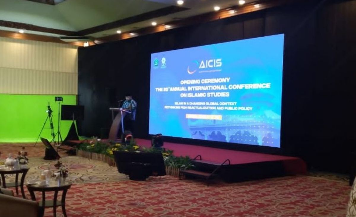 Menteri Agama RI, Yaqut Cholil Qoumas pada Annual International Conference on Islamic Studies (AICIS) di Solo, Senin (25/10/2021). Foto: Antara/Aris Wasita