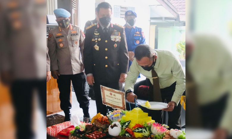 Kapolda Banten Rayakan Sederhana HUT TNI ke-76 di Kediaman Danrem 064/MY