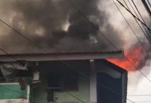 Rusun Tanah Tinggi Jakarta Pusat Terbakar, Seorang Warga Dilarikan ke RS
