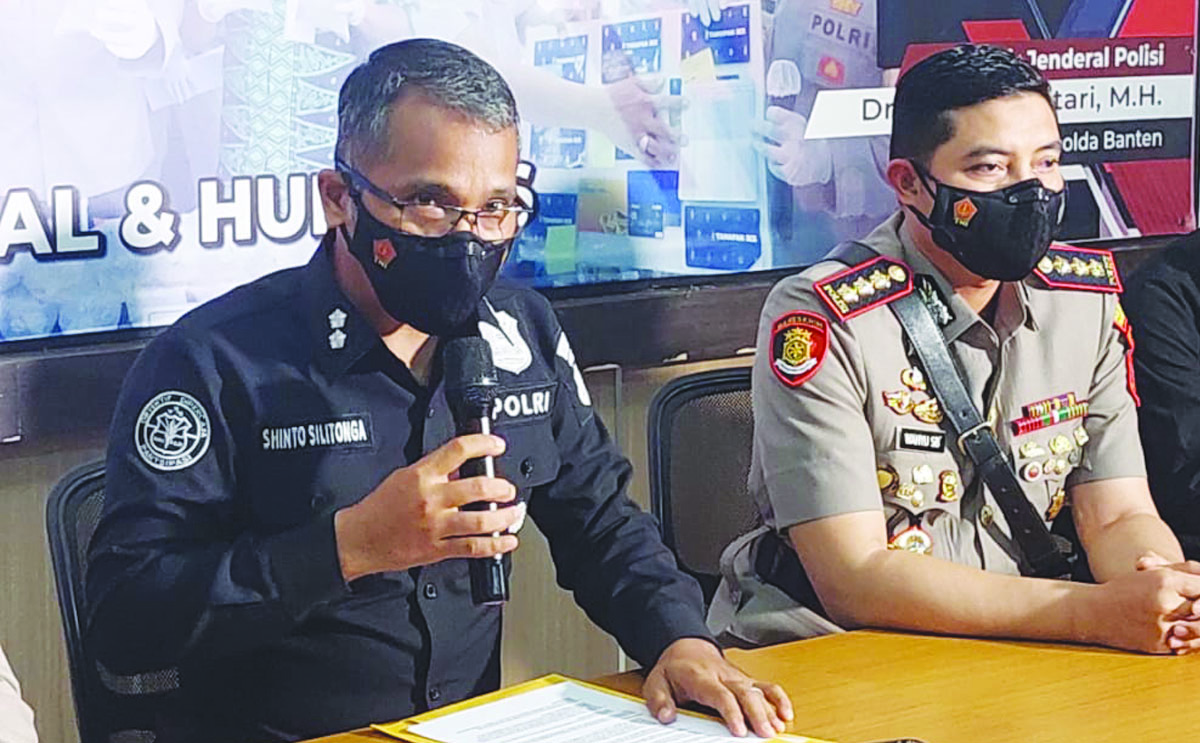 polisi smack down mahasiswa