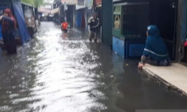 Hujan Deras, Delapan Rt Di Jaksel Terendam Banjir