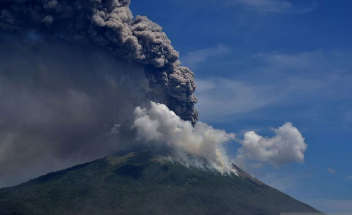 Gunung Api Ili Lewotolok