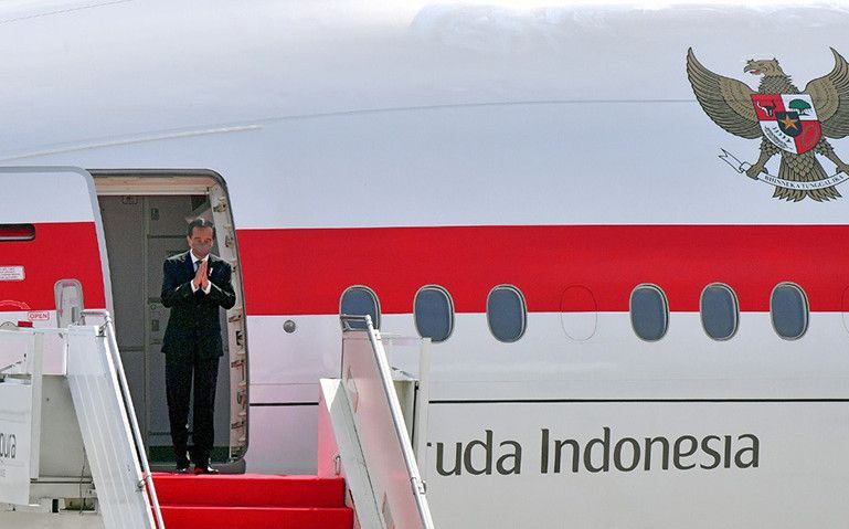 Presiden Joko Widodo bertolak menuju Roma, Italia, untuk menghadiri Konferensi Tingkat Tinggi (KTT) Group of Twenty (G20) dengan menggunakan Pesawat Garuda Indonesia (GIA-1) dari Bandara Internasional Soekarno-Hatta, Tangerang, Banten, Jumat (29/10/2021). Foto : Handout Biro Pers Sekretariat Presiden/Agus Supart