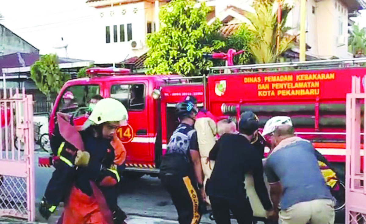 Aksi Heroik Brimobda Riau