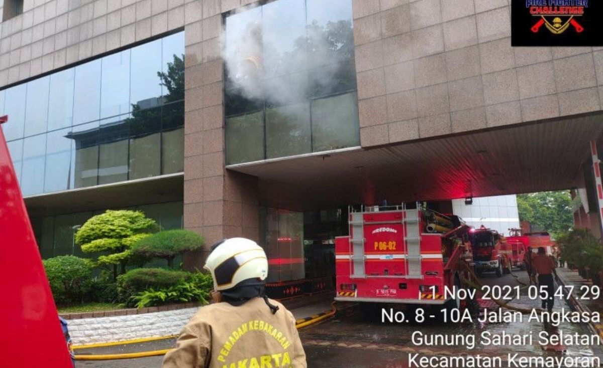 Gedung Badan SAR Nasional (Basarnas) di Jalan Angkasa Raya, Jakarta Pusat kebakaran