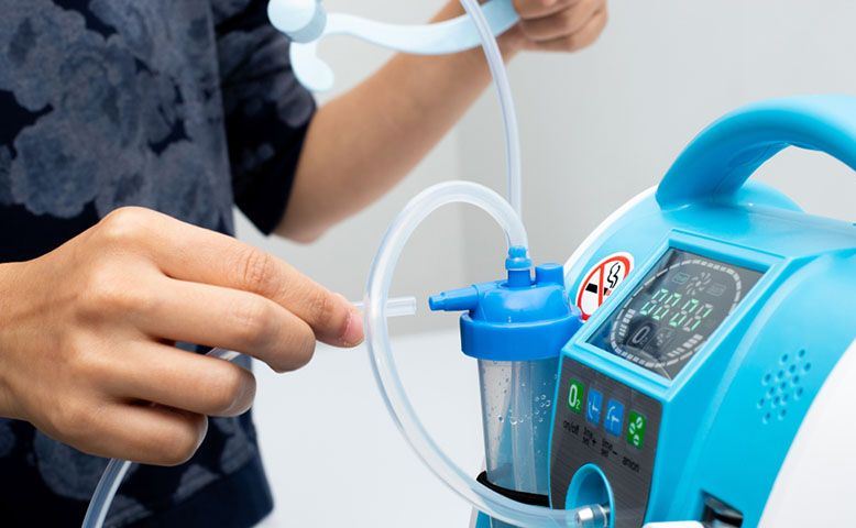 Ilustrasi - Alat Medis Tabung oksigen portabel individu untuk menempatkan gas untuk pasien dengan gangguan pernapasan. Foto : Antara/Shuterstock/pri.