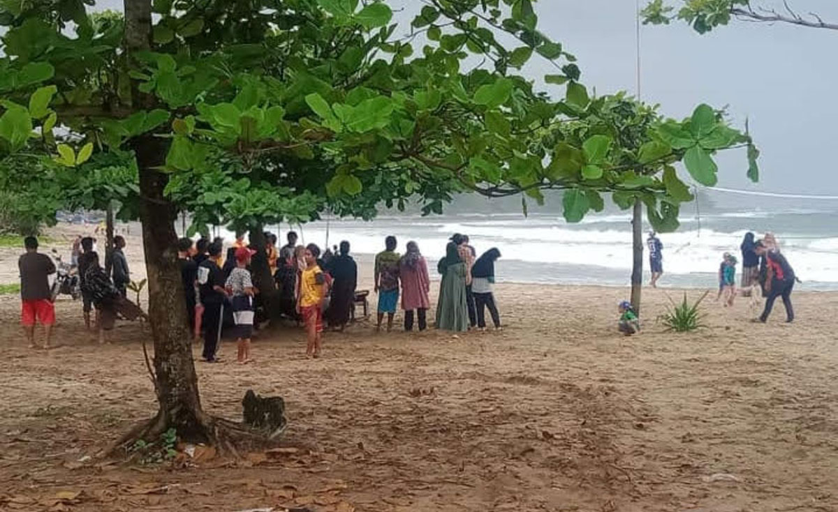 pantai sawarna