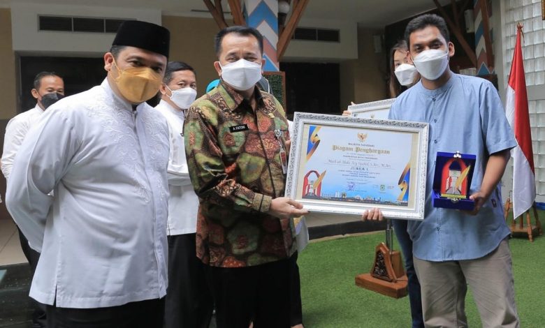 Wali Kota Tangerang Serahkan Penganugerahan Pemenang Lkti Tingkat Nasional