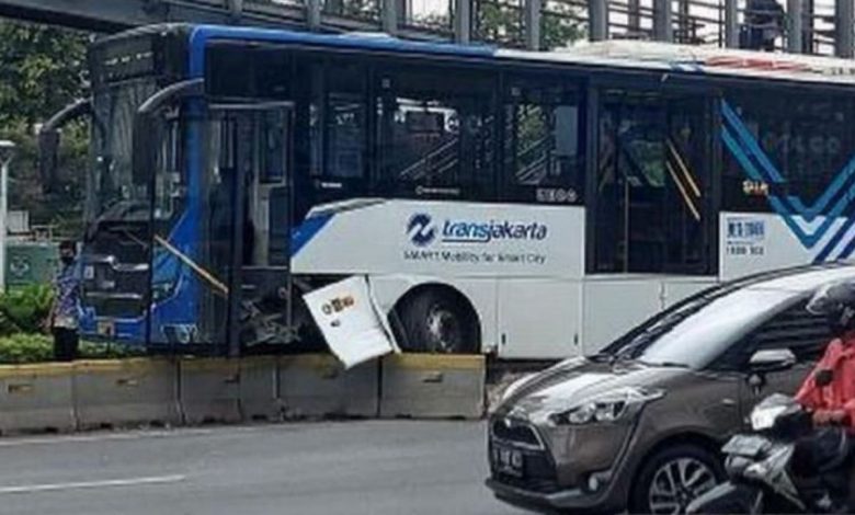 229 Bus TransJakarta Dinonaktifkan Akibat Rentetan Kecelakaan - Indoposco