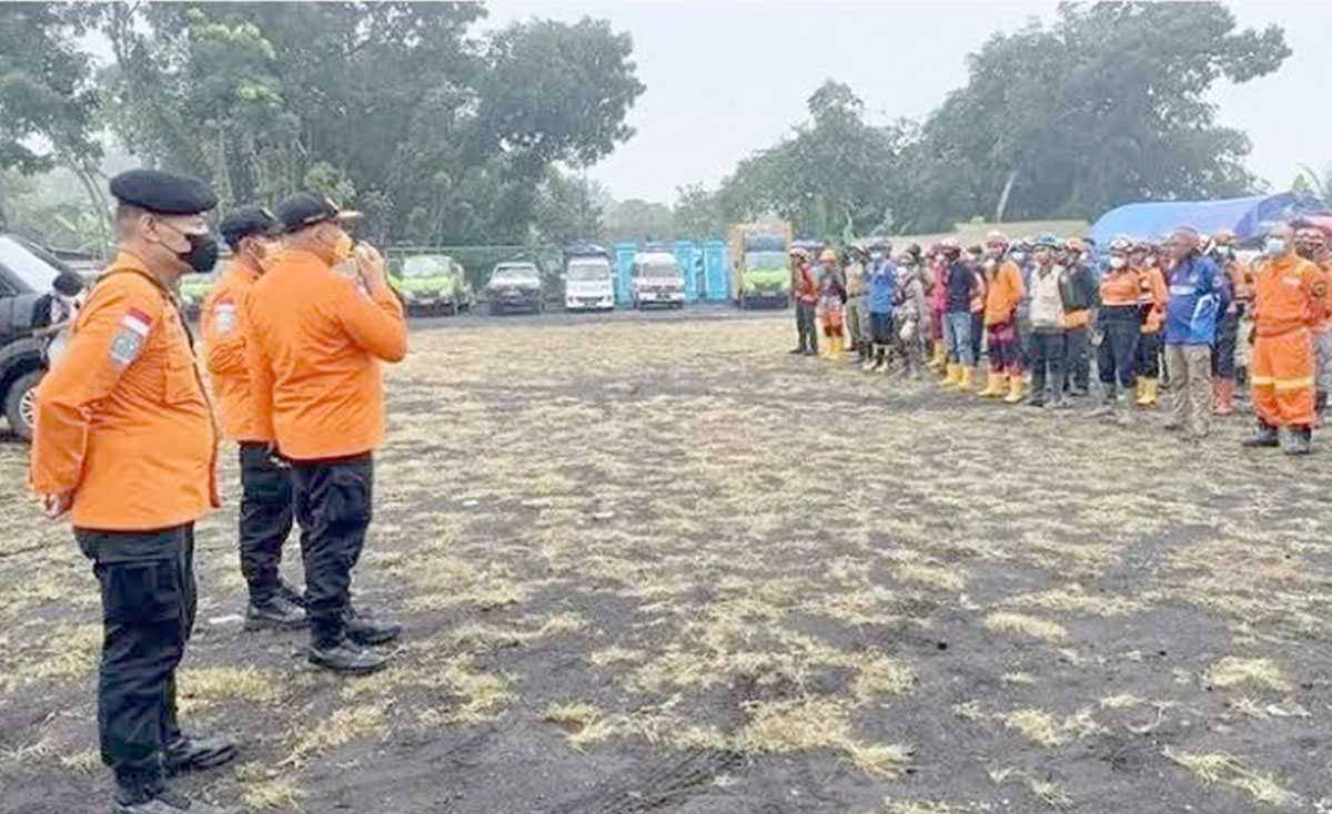 Apel penutupan operasi SAR erupsi Gunung Semeru