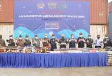 Pemusnahan barang ilegal hasil kerja sama Direktorat Penindakan dan Penyidikan, Kantor Wilayah DJBC Jawa Barat dan Kejaksaan Negeri Tigaraksa Kabupaten Tangerang