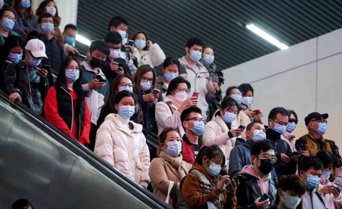 Memaikai masker