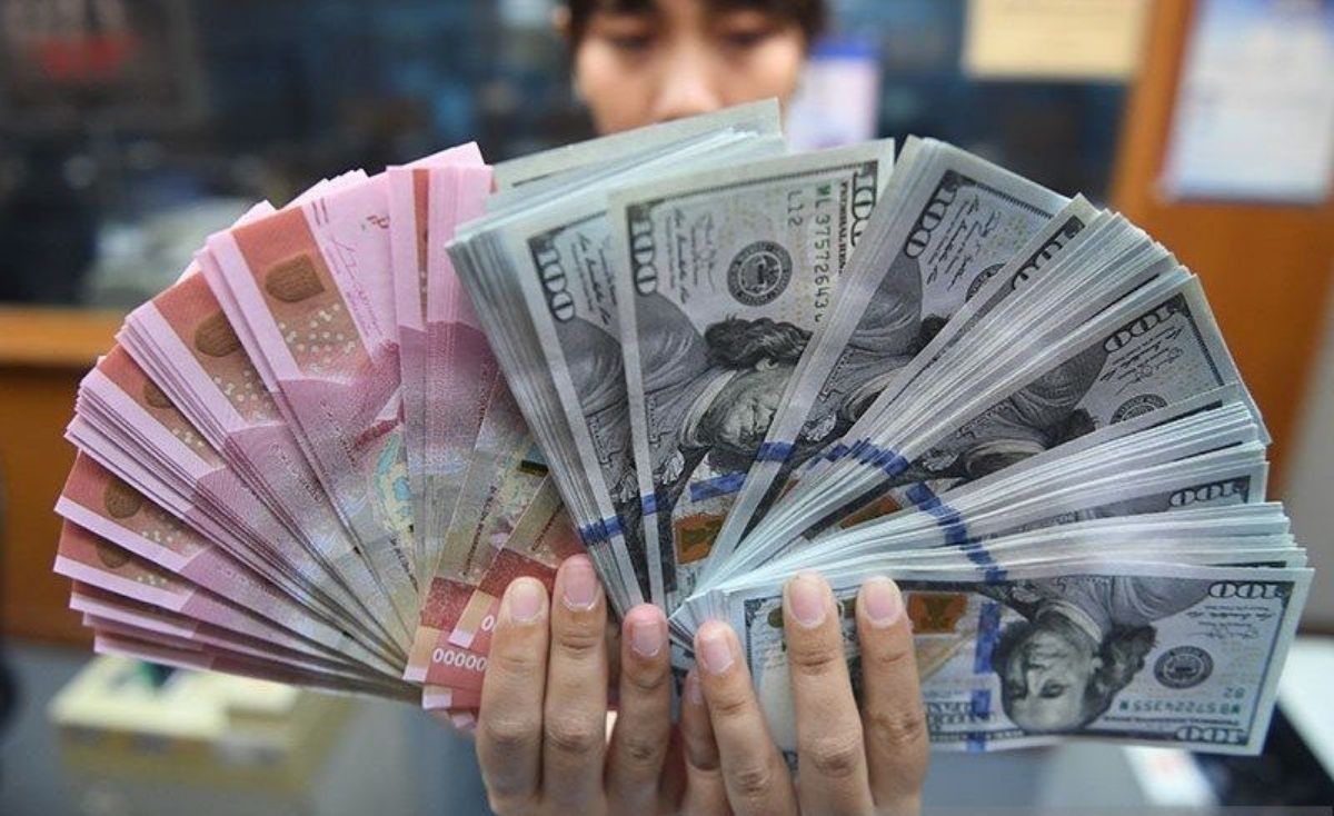 uang rupiah dan dolar