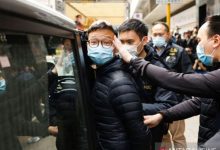 Pemimpin redaksi Stand News Patrick Lam, salah satu dari enam orang yang ditangkap atas dugaan "konspirasi menerbitkan publikasi yang menghasut" menurut Kepolisian Hong Kong