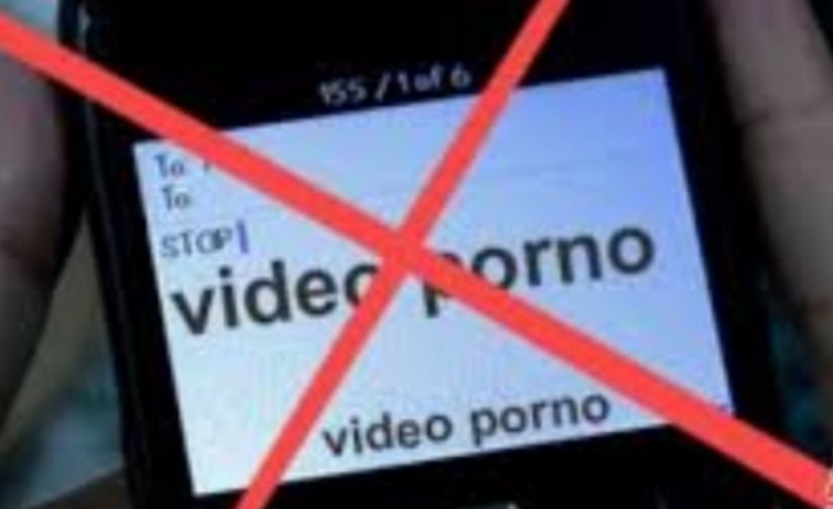 konten pornografi