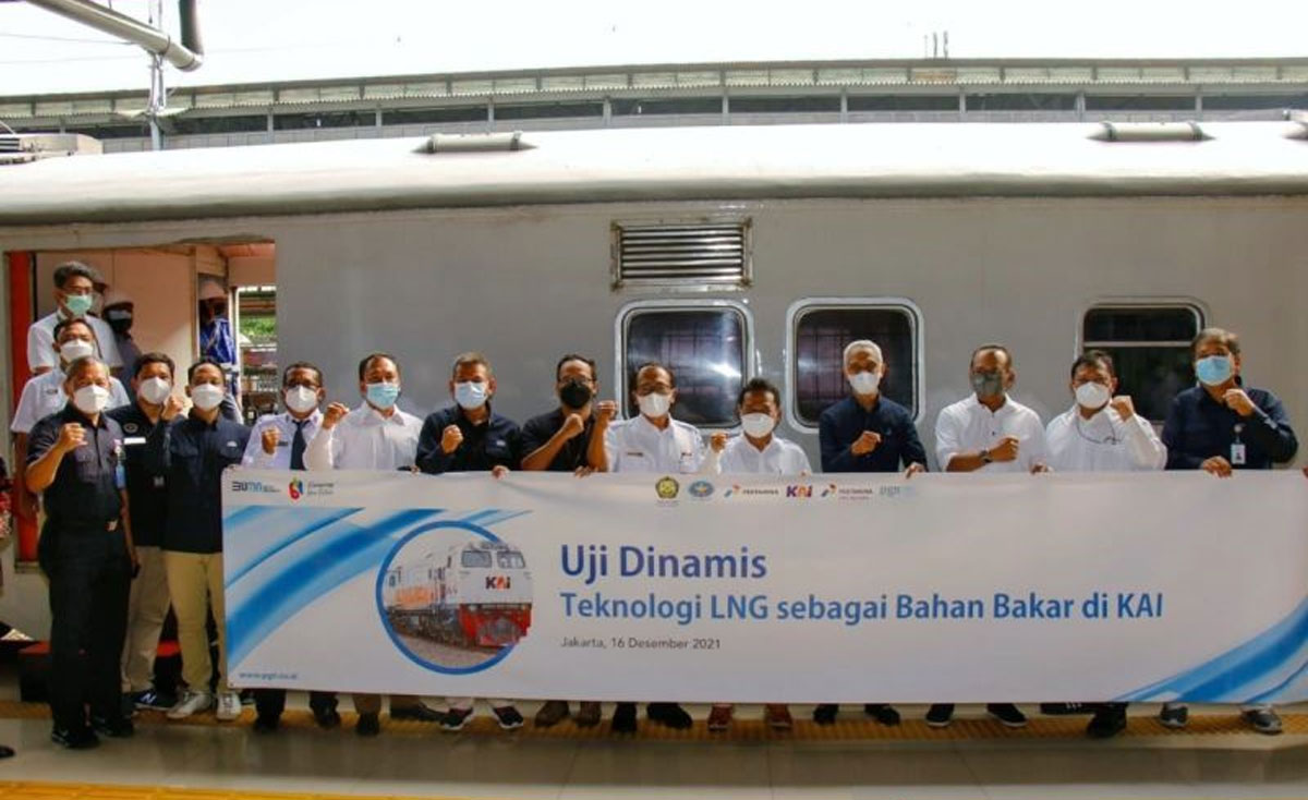 kereta api berbahan bakar gas alam cair