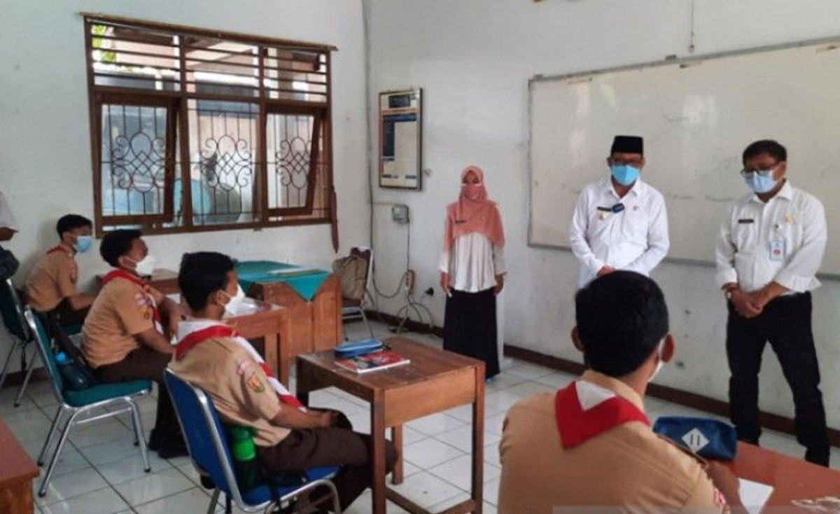 sekolah di depok