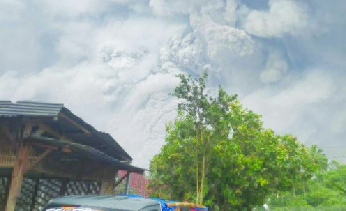 semeru erupsi