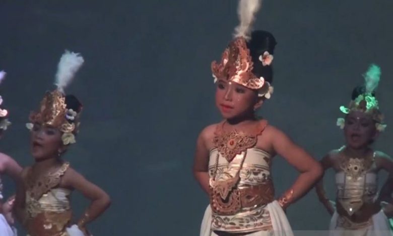 Tari Bebek Putih Jambul