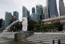 Patung Merlion, ikon Singapura di Taman Merlion yang sebagian besar kosong di Singapura 31 Agustus 2021