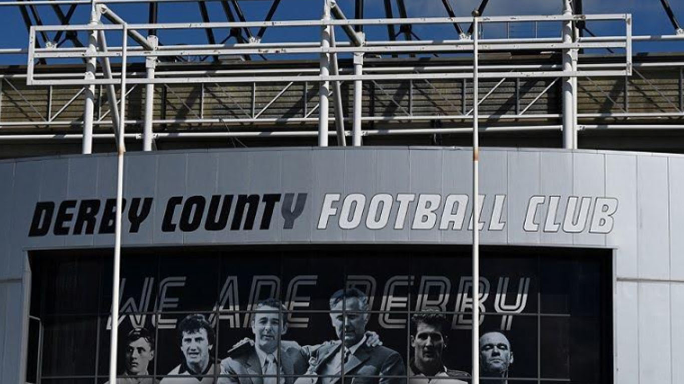 Pemandangan di luar Stadion Pride Park kandang kesebelasan Derby County