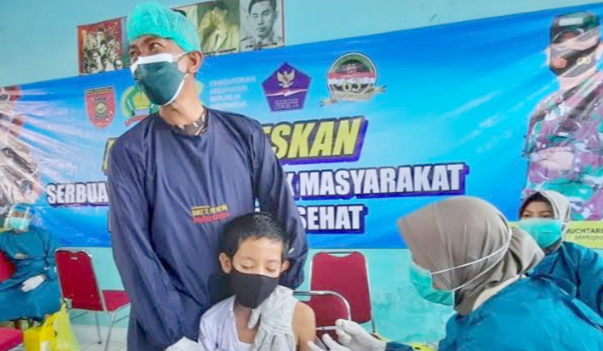 Vaksinasi anak