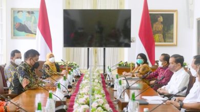 Presiden RI Joko Widodo saat menerima Tim Seleksi Calon Anggota KPU dan Calon Anggota Bawaslu masa jabatan 2022-2027, di Istana Kepresidenan