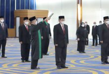 Menteri Kelautan dan Perikanan Sakti Wahyu Trenggono melantik sembilan pejabat baru lingkup Kementerian Kelautan dan Perikanan di Ballroom Gedung Mina Bahari III, Jakarta Pusat, Rabu (5/1/2022)