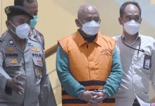 Wali Kota Bekasi, Jawa Barat Rahmat Effendi ketika ditetapkan tersangka dan ditahan oleh KPK