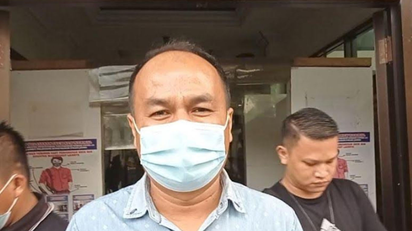 Saksi Muhammad Imaduddin alias Iim selaku Direktur PT Athar Graha Persada, usai diperiksa mengaku dimintai keterangan untuk tersangka Apif Firmansyah, di Mapolda Jambi, Kamis